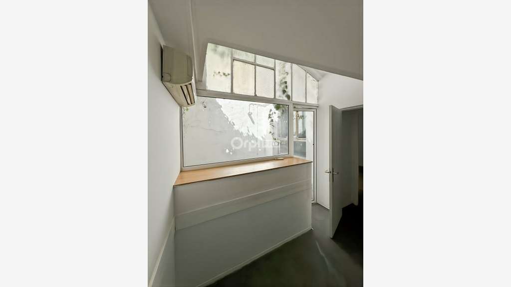 Local professionnel 80m² à louer Marseille 6e