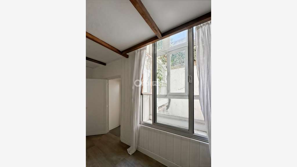 Local professionnel 80m² à louer Marseille 6e