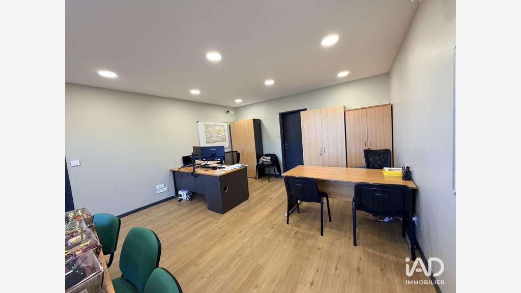A louer local professionnel 38m² à Saint-Restitut