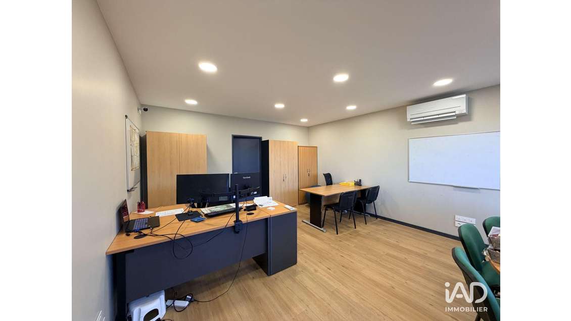 A louer local professionnel 38m² à Saint-Restitut