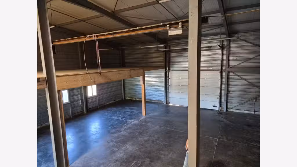 Local 330m² à louer proche d'issoire
