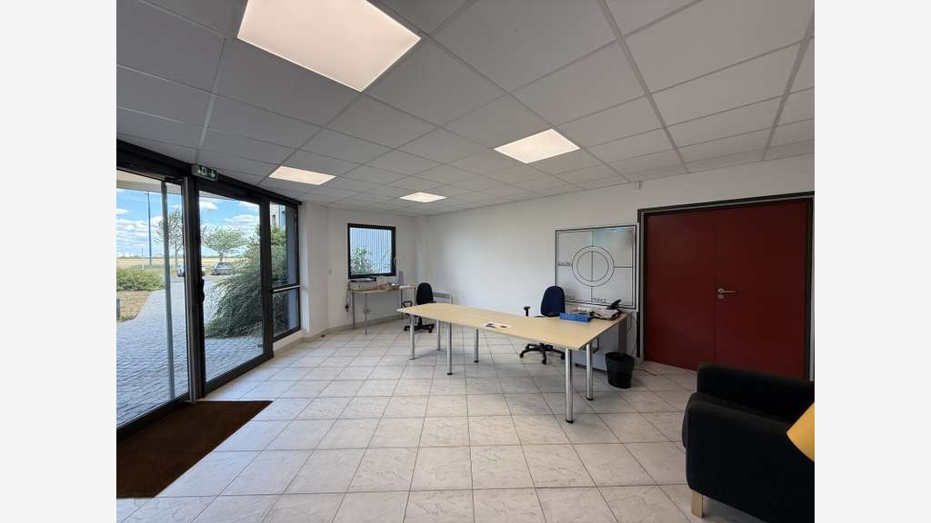 A louer local professionnel 600m² agglo Troyes
