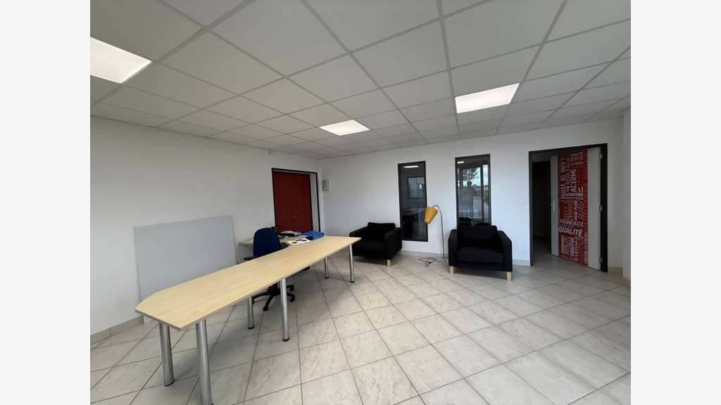A louer local professionnel 600m² agglo Troyes