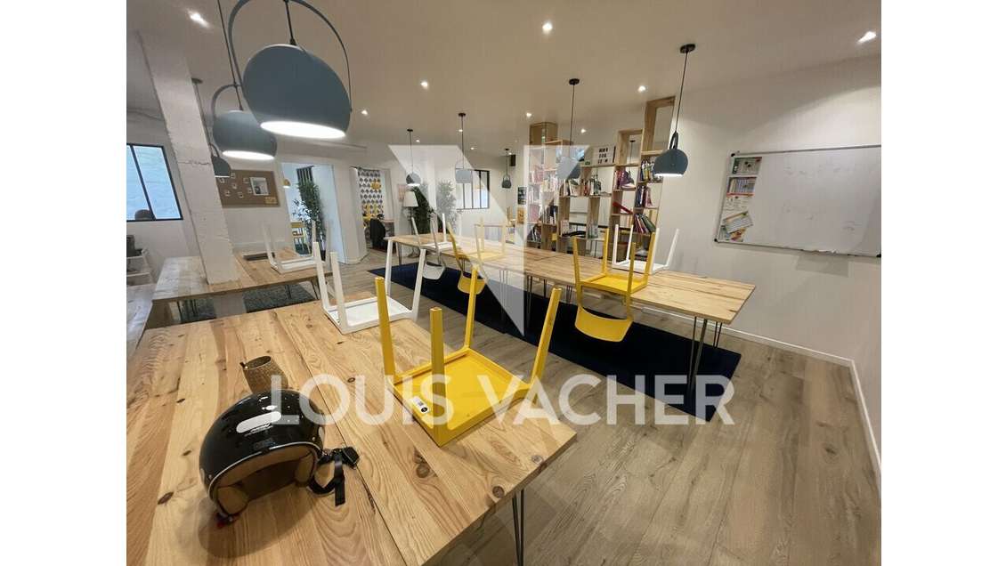 A louer local 148m² à Bordeaux Saint-Seurin