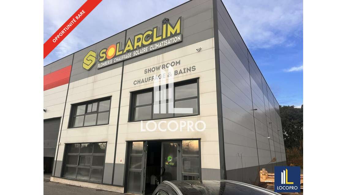 Show Room et bureaux 300m² à louer à Fréjus