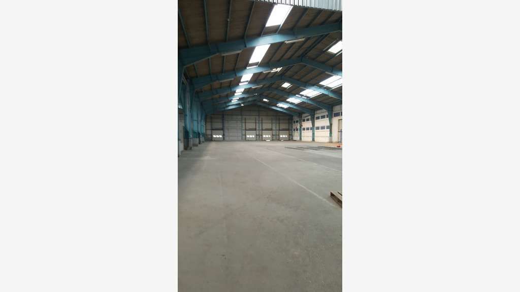 Loue entrepôt de 9000m² en zi de St Jean de Luz