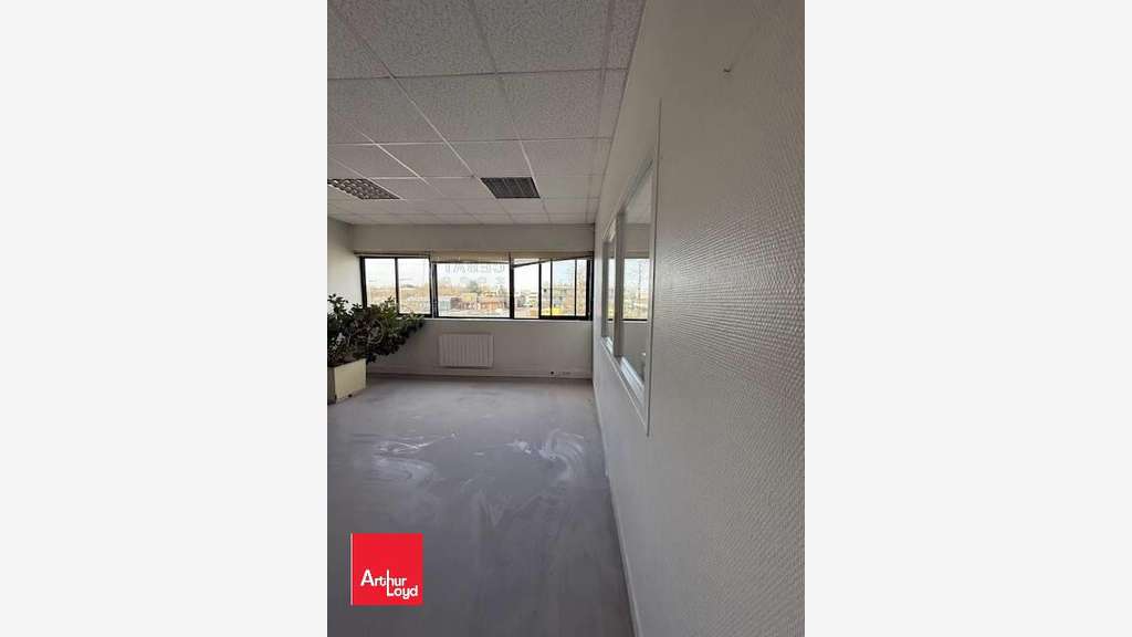 A louer bureau 229m² R+1 à Chartres Les Propylées