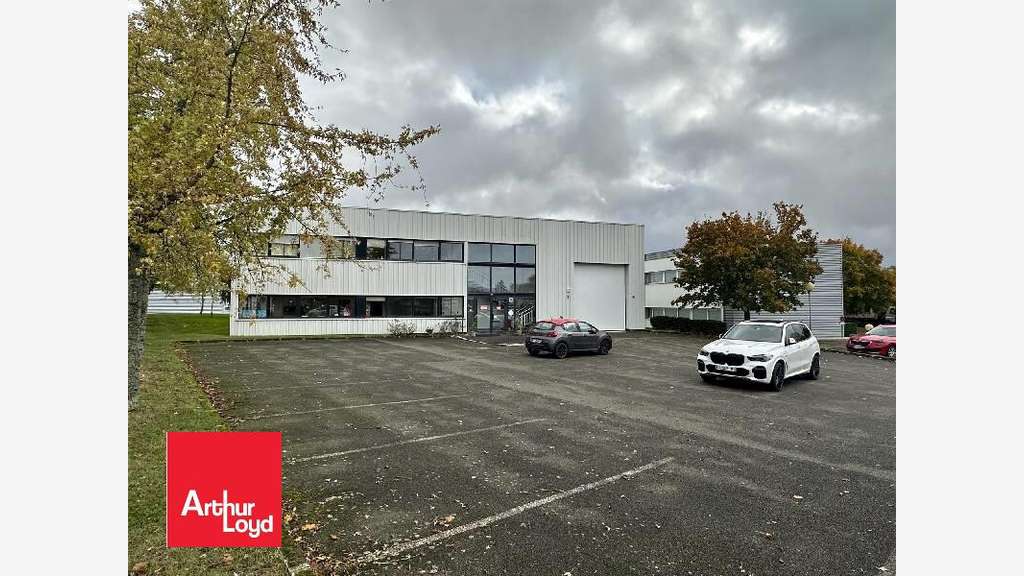 A louer bureau 229m² R+1 à Chartres Les Propylées