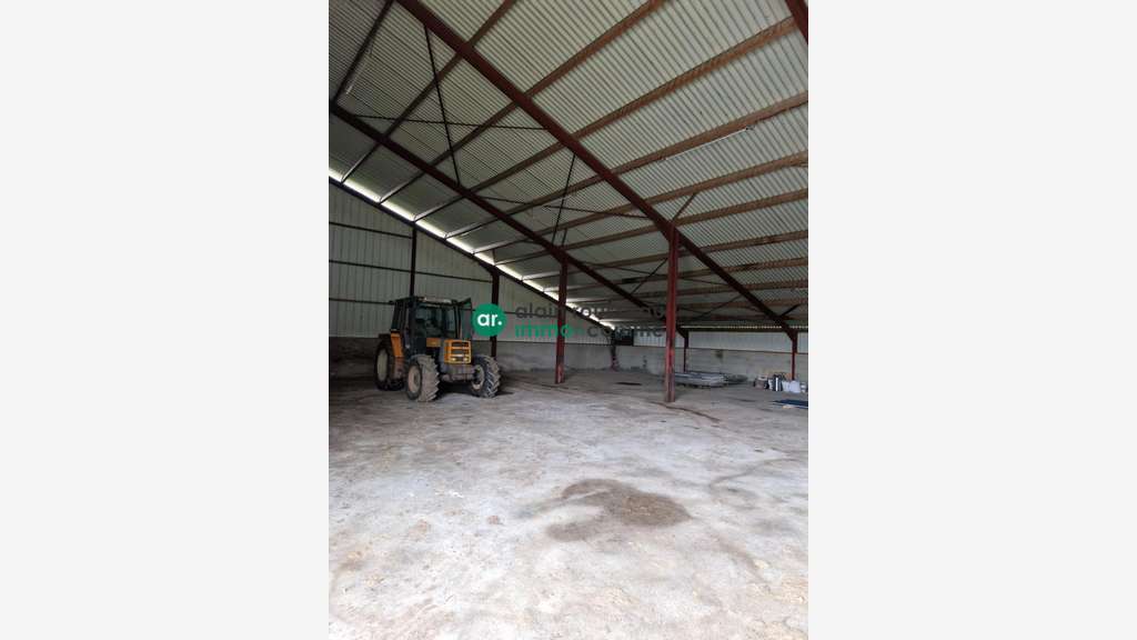Entrepôt 2500m² à louer à Saint-Christophe-du-Bois