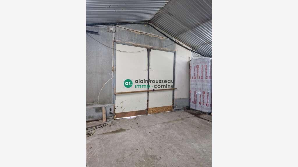 Entrepôt 2500m² à louer à Saint-Christophe-du-Bois