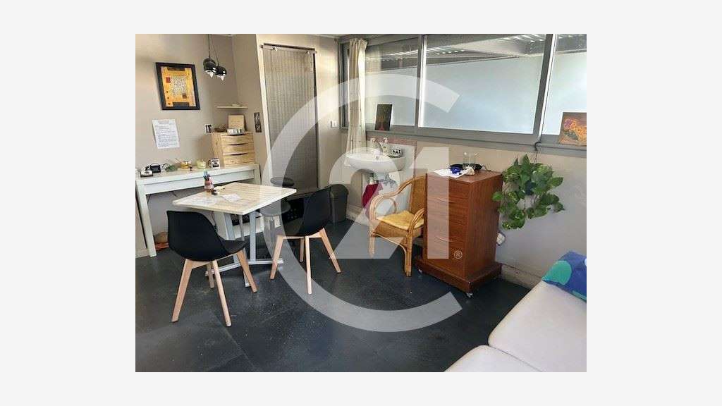 A louer local 15m² à Valence Plateau des Couleures