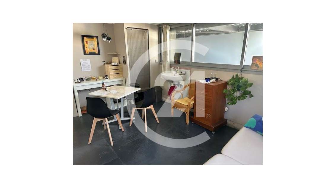 A louer local 15m² à Valence Plateau des Couleures