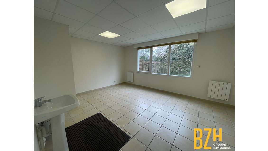 Local 20m² à louer à Vannes La Madeleine
