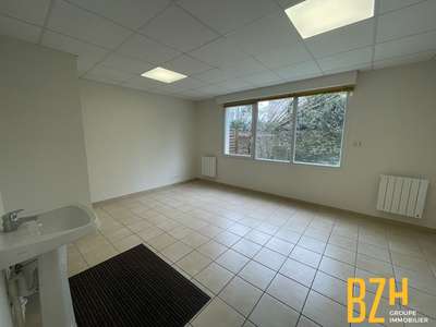 Local 20m² à louer à Vannes La Madeleine