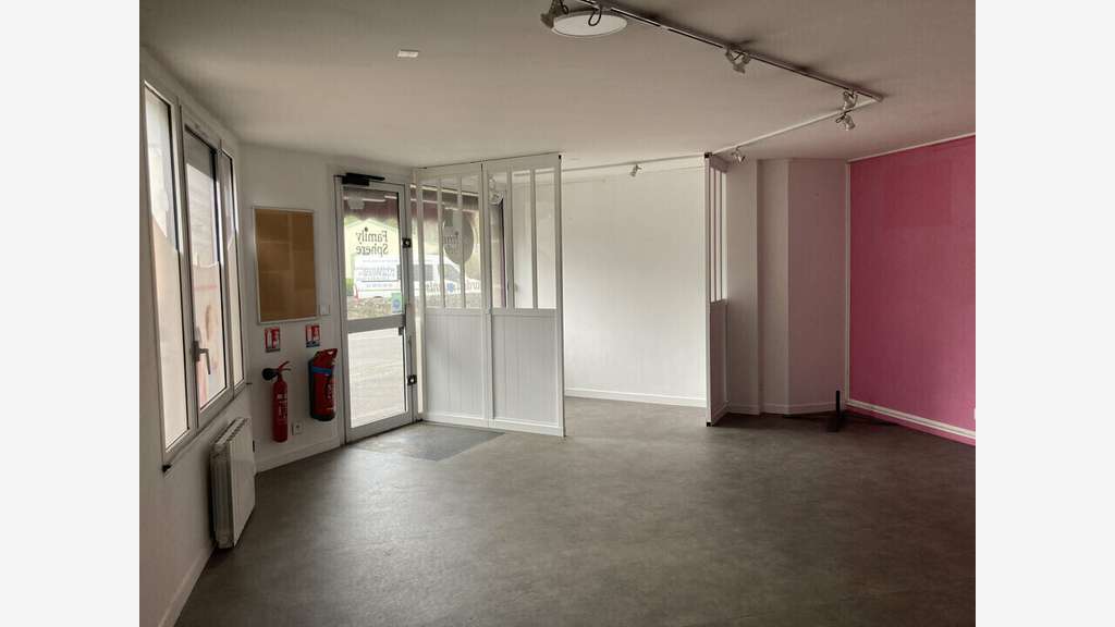 A louer local commercial 58m² axe majeur à Quimper