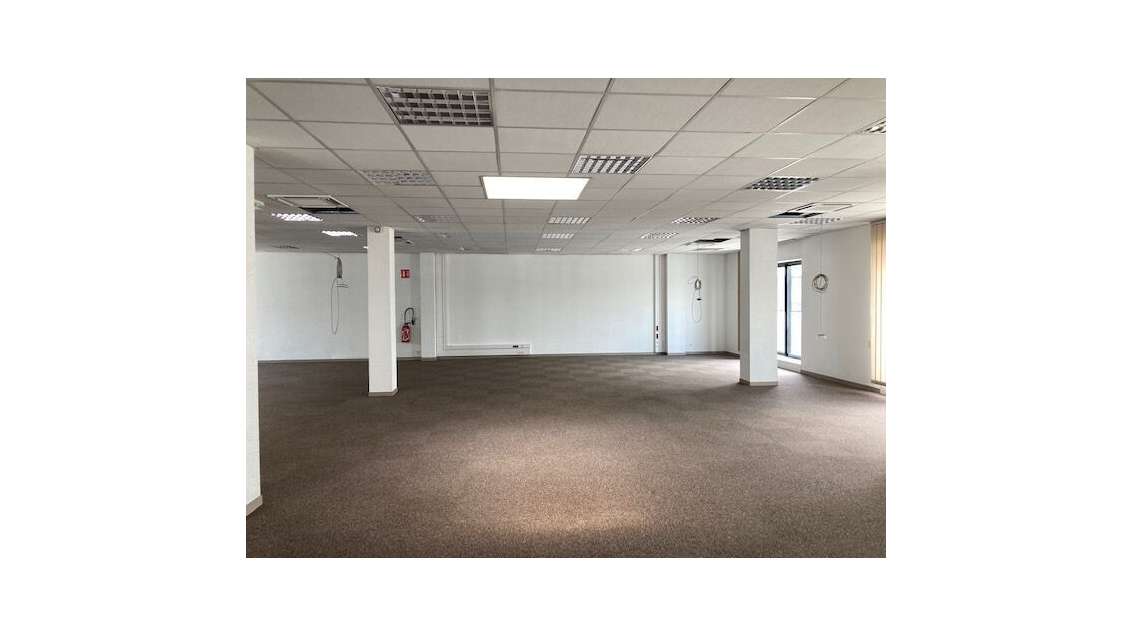 A louer local tertiaire ERP 225m² Clermont-Ferrand