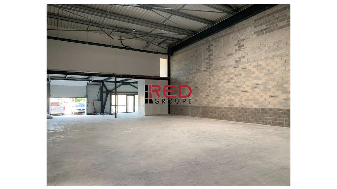 Local d'activité 360 à 550m² ZI Saint Maurice