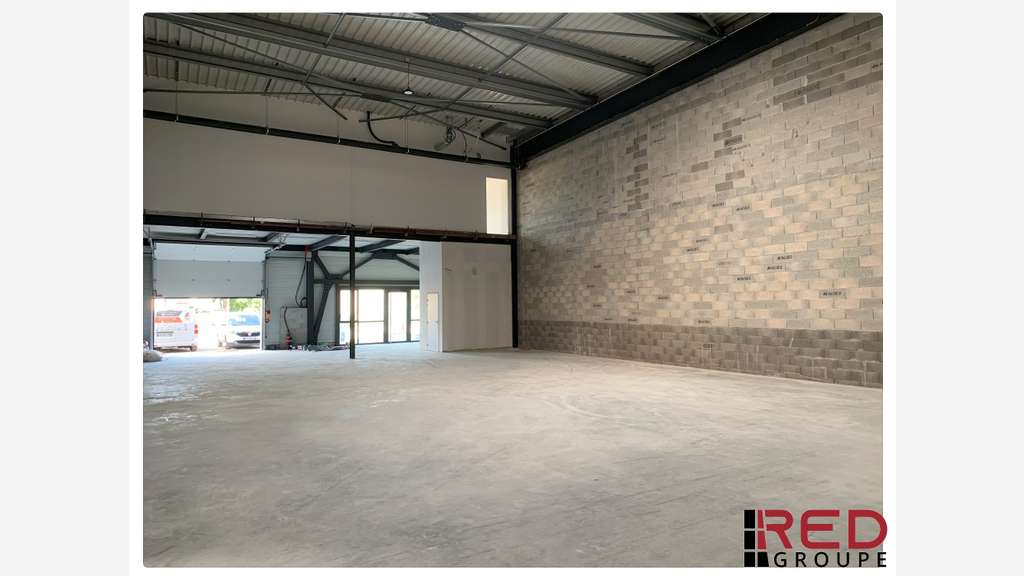 Local d'activité 360 à 550m² ZI Saint Maurice