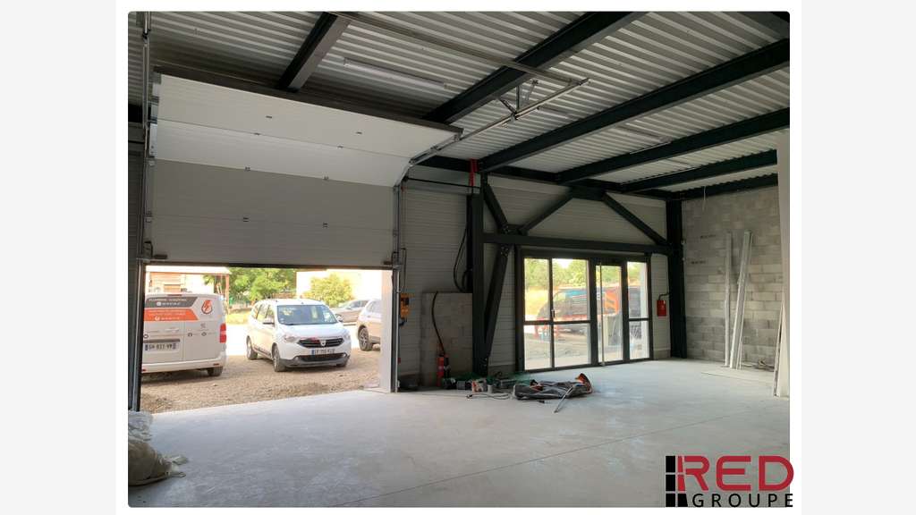 Local d'activité 360 à 550m² ZI Saint Maurice