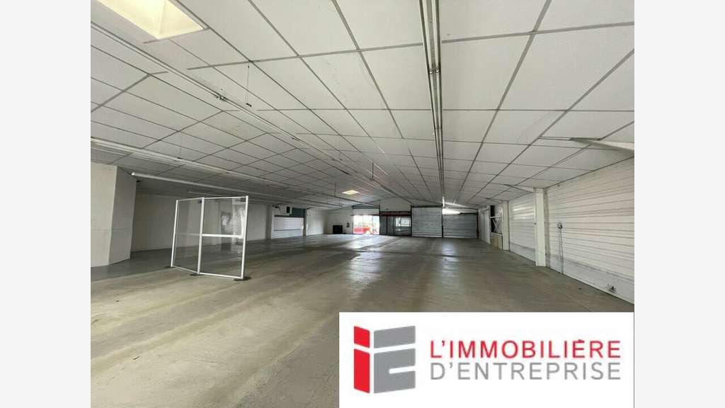 A louer local 500m² à Ploeren ZAC Vannes Ouest