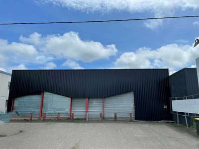 A louer local 500m² à Ploeren ZAC Vannes Ouest