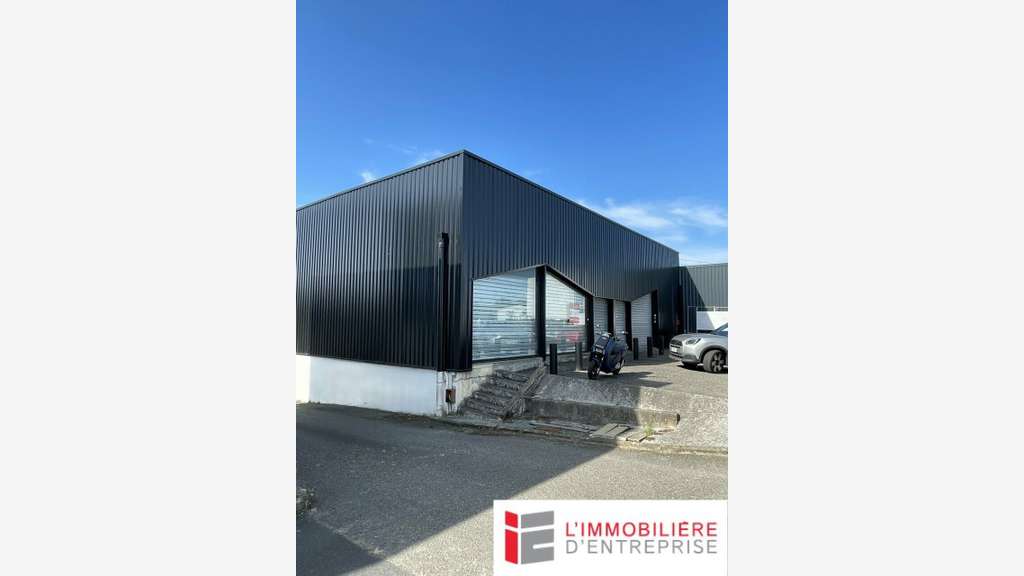 A louer local 500m² à Ploeren ZAC Vannes Ouest