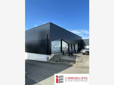 A louer local 500m² à Ploeren ZAC Vannes Ouest