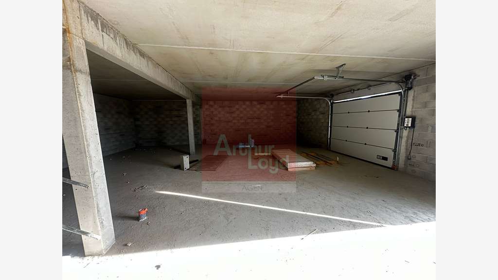 A louer locaux d'activité divisibles 214m² à Brax