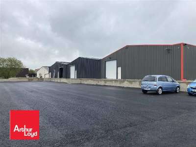 Loue locaux activité bureau 888m² Gasville-Oiseme