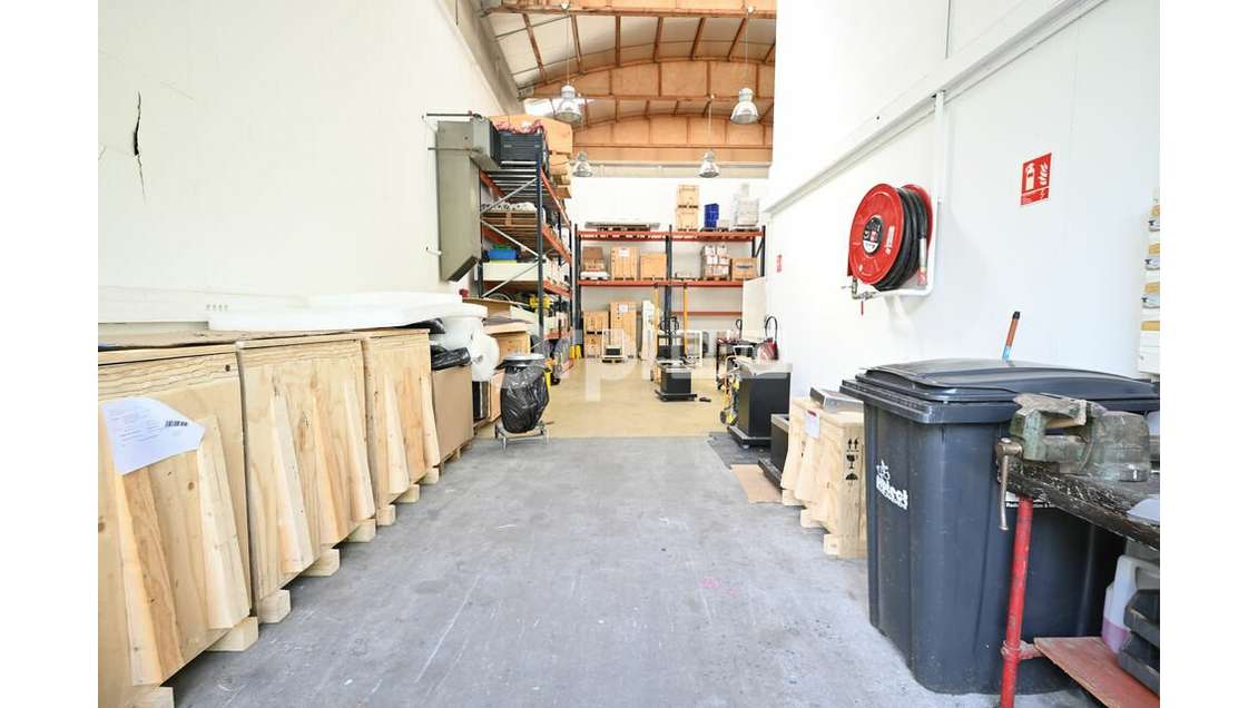 A louer local d'activité 500m² à Dardilly