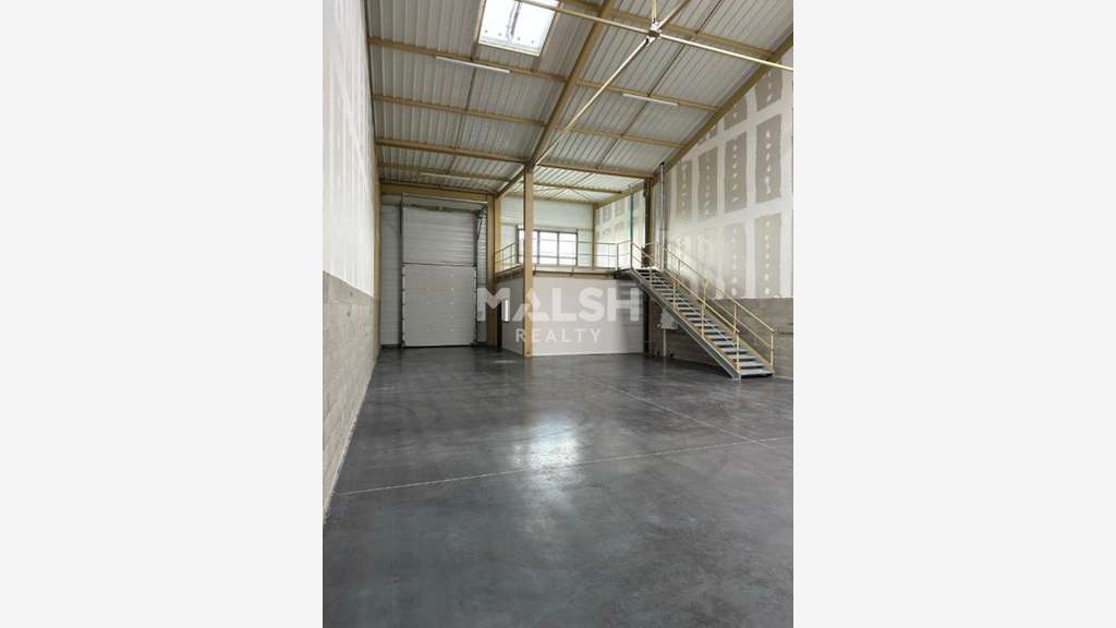 Loue locaux d'activités 1178m² à Bourgoin Jallieu