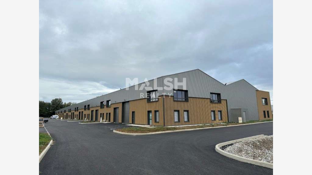 Loue locaux d'activités 1178m² à Bourgoin Jallieu