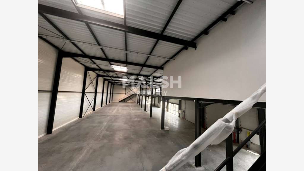 Loue locaux activités 3590m² St Quentin Fallavier