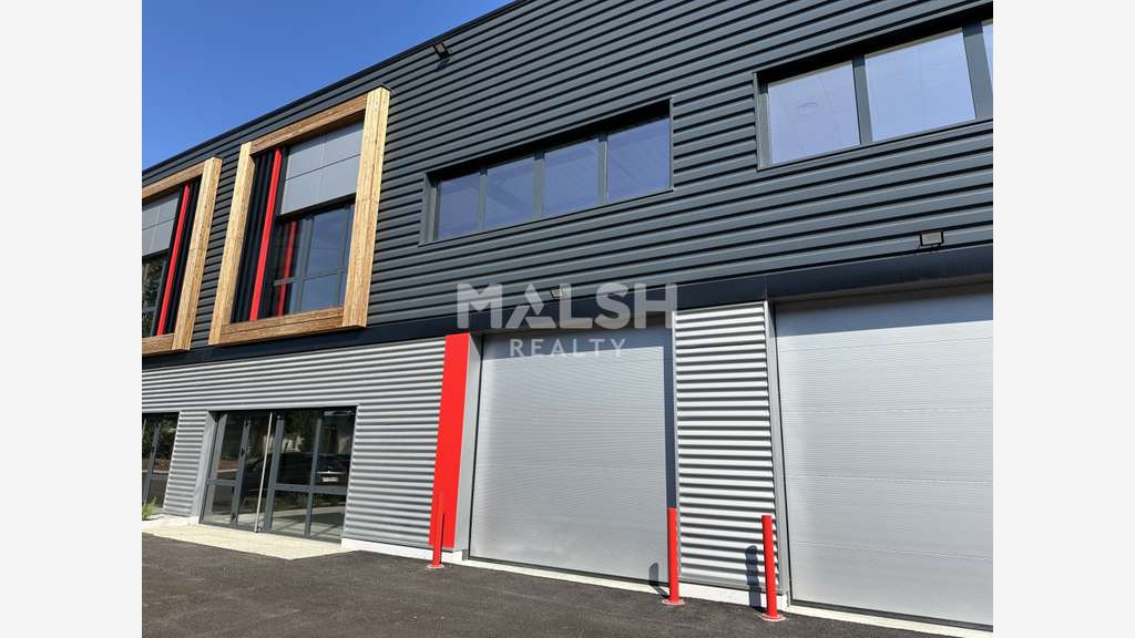 Loue locaux activités 3590m² St Quentin Fallavier