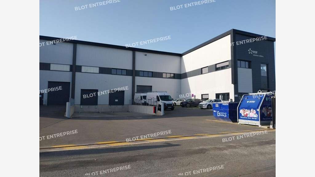 Loue locaux d'activités 700m² St Aignan Grandlieu