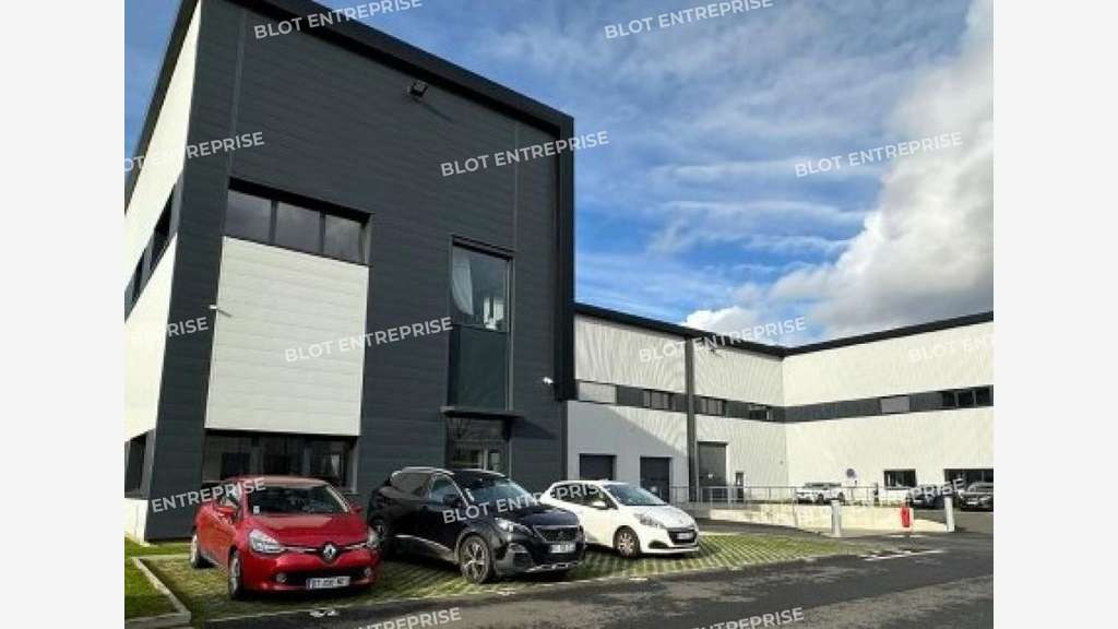 Loue locaux d'activités 700m² St Aignan Grandlieu