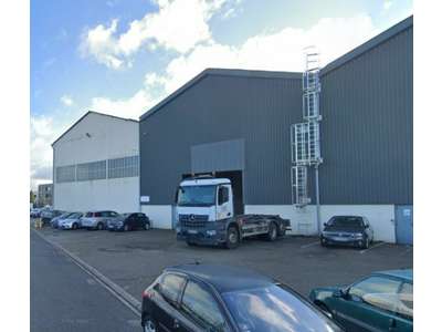 Location Locaux d'activités - Entrepôts à Vénissieux