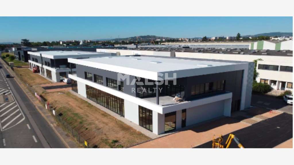 Locaux d'activités 1881m² à louer à Arnas