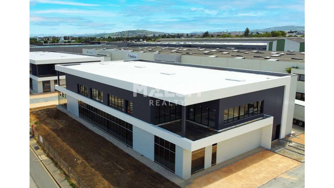 Locaux d'activités 1881m² à louer à Arnas