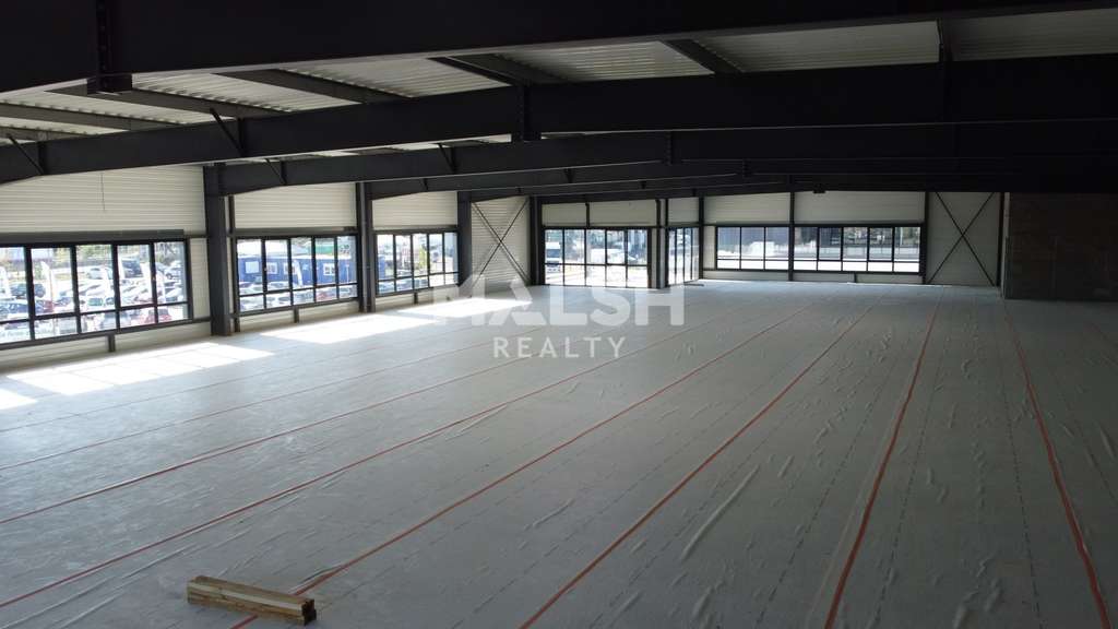 Locaux d'activités 1881m² à louer à Arnas