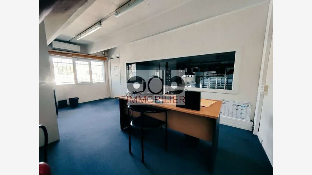A louer local d'activité mixte 390m² à Vallauris