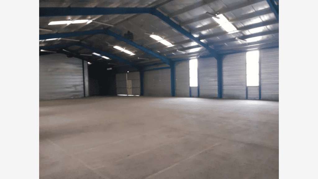 A louer local d'activité 290m² Bagnères-de-Bigorre