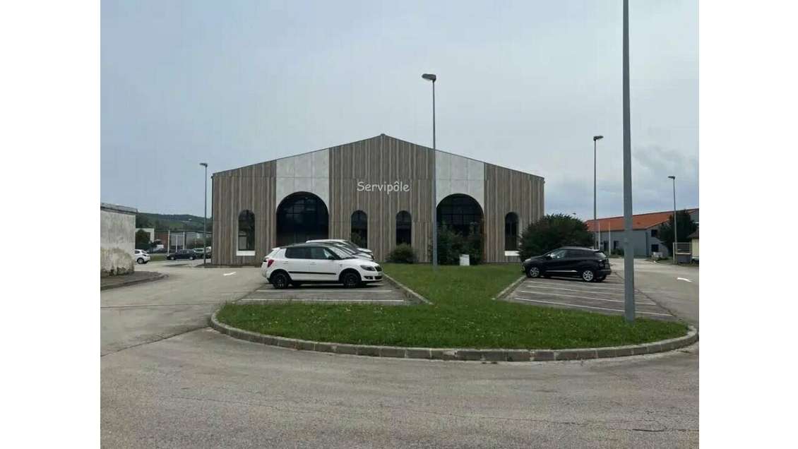 A louer local d'activité 3500m² à Bar-sur-Aube