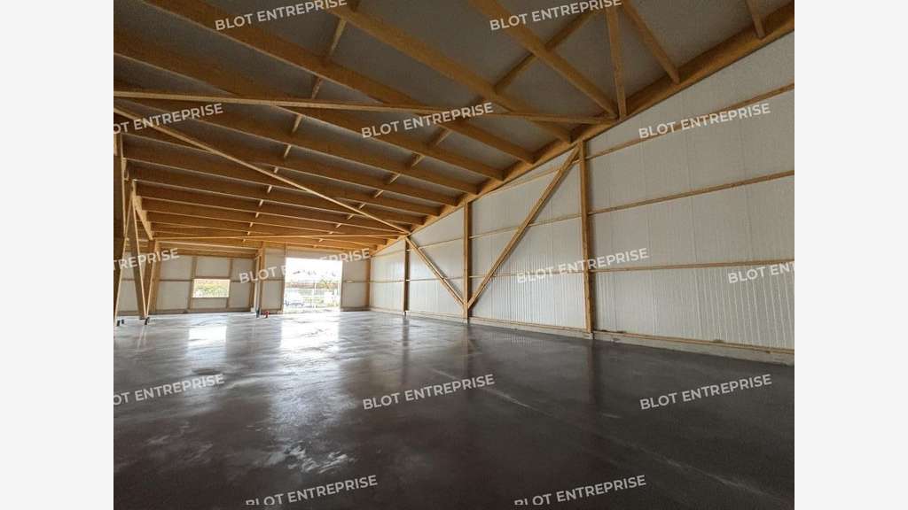 A louer locaux d'activités 265m² à Bouaye