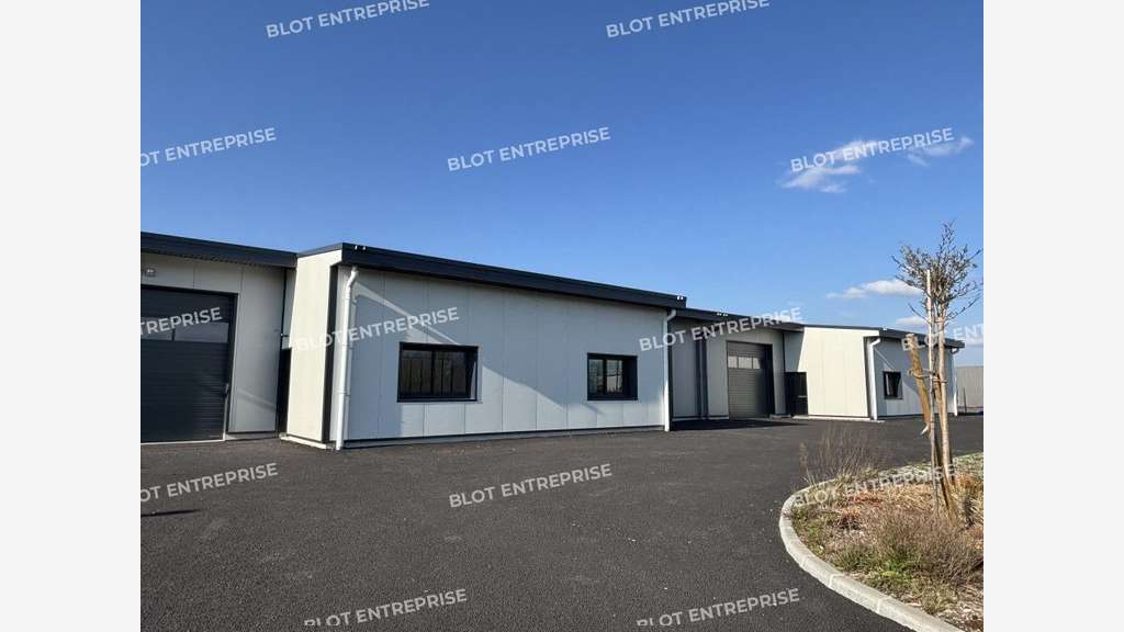 A louer locaux d'activités 530m² à Bouaye