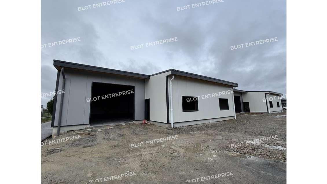 A louer locaux d'activités 530m² à Bouaye