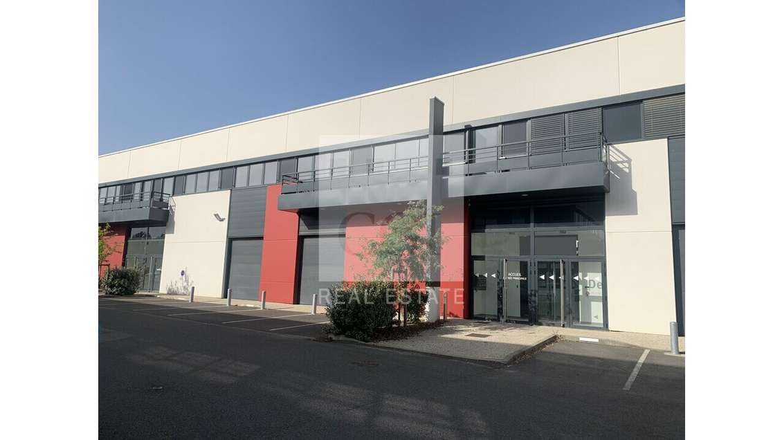 A louer locaux d'activités bureaux 2072m² Dardilly