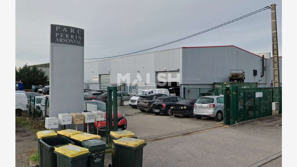 Locaux d'activités à louer 520m² à Chassieu