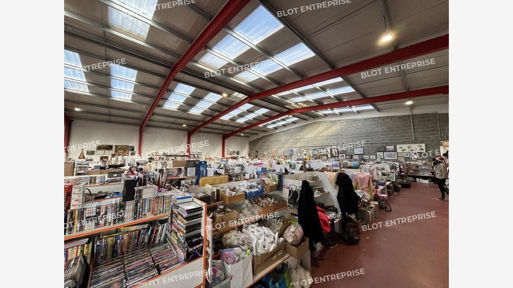 A louer local d'activité 709m² ZI de Châteaubriant
