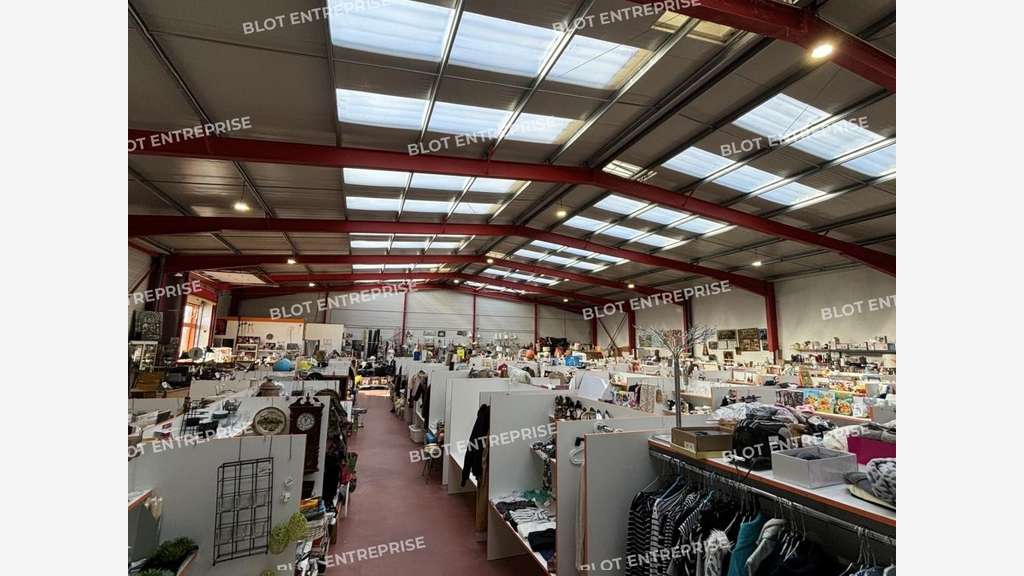 A louer local d'activité 709m² ZI de Châteaubriant